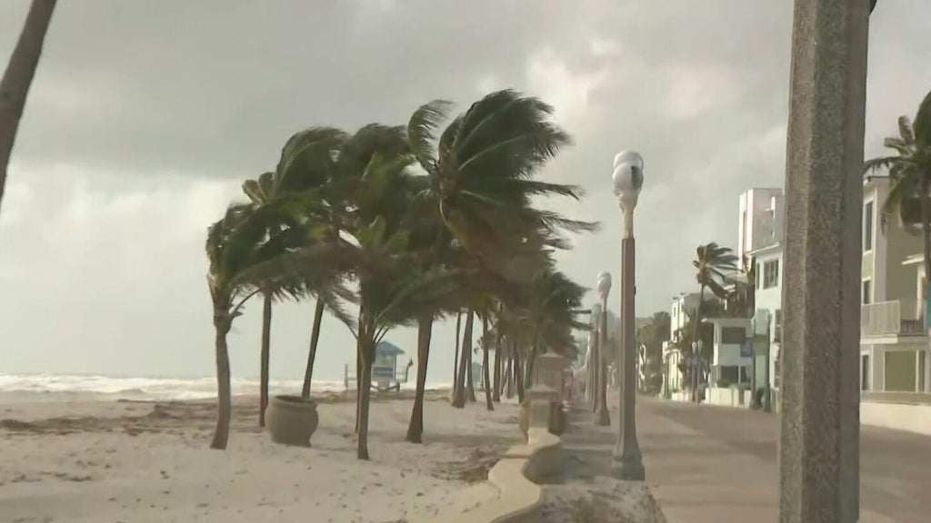 Strong wind, king tides send water surging inland leading to coastal flooding across South Florida — CBS Miami, Fleming Island Business news