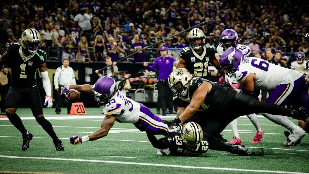 Jefferson, Jones, Murray all produce to help the unbeaten Vikings top Saints 23-13 — WCCO / CBS Minnesota, Fleming Island Sports news