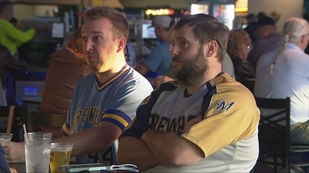 Brewers fans show World Series excitement at Stadium View — Fox 11 Green Bay Local, Fleming Island Sports news