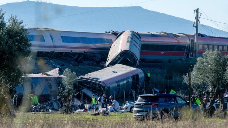 At least 30 killed in crash between 2 trains in Spain, according to media reports — Fleming Island Community news