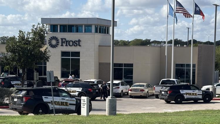 Elderly couple robbed outside Frost Bank in northwest San Antonio, police say suspect(s) at large — KENS 5 (San Antonio), Fleming Island Community news
