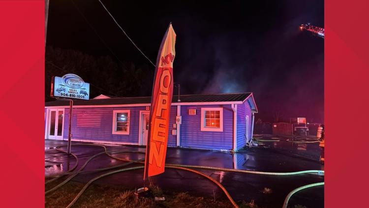 No injuries reported after large building fire at golf cart repair business off US-1 — First Coast News Local