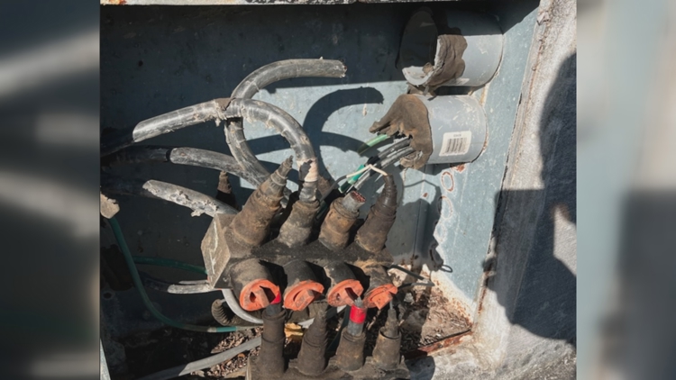 Wiring thefts keep Wonderwood Bridge dark as FDOT works to stop thieves — Fleming Island Community news